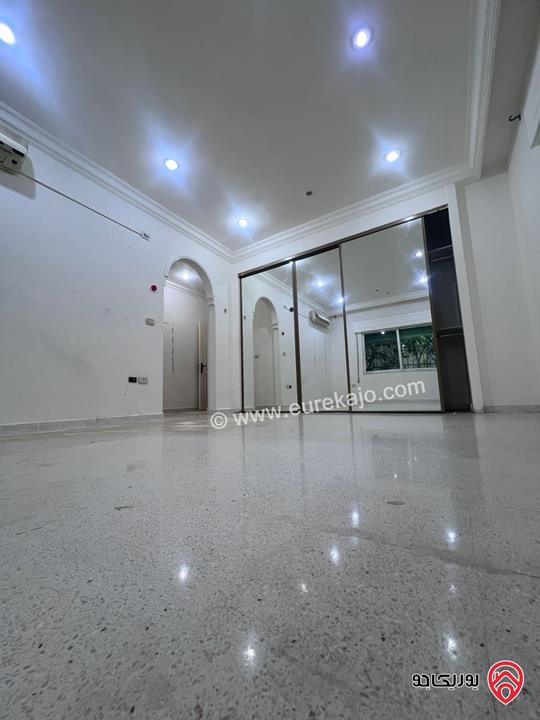 شقة شبه ارضية مساحة 235م للايجار في عمان - الرابية 