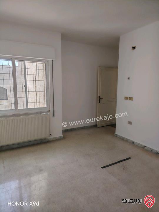 شقة طابق ثالث مساحة 165م للإبحار في عمان - ام السماق بالقرب من مكة مول 