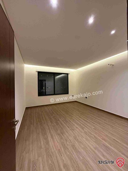 شقة فاخرة سوبر ديلوكس طابق أول مساحة 200م للإيجار في عمان - طريق المطار