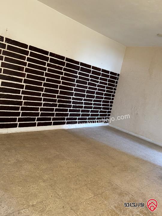 شقة سكنية طابق رابع مساحة 288م للبيع في عمان - بمنطقة ماركا الشمالية