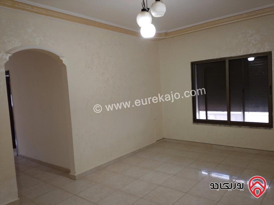 شقة مساحة 194م طابق ثاني للبيع في عمان - الجبيهة