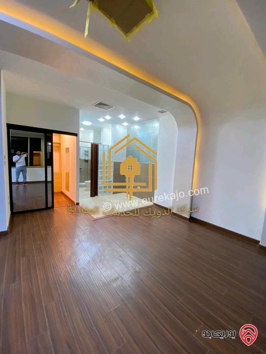 روف طابق رابع مساحة 200م داخلي 40م خارجي للايجار في عمان - دير غبار 