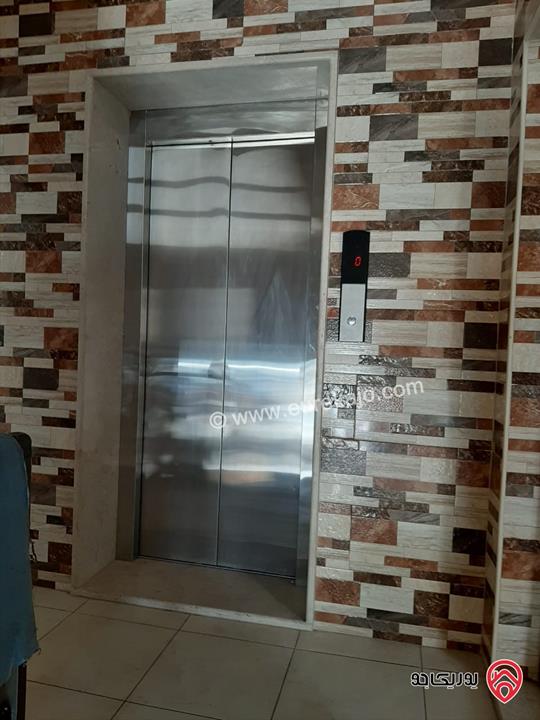 شقة طابق ثالث مساحة 150م و روف 100م مستقل للبيع في عمان - ابو السوس