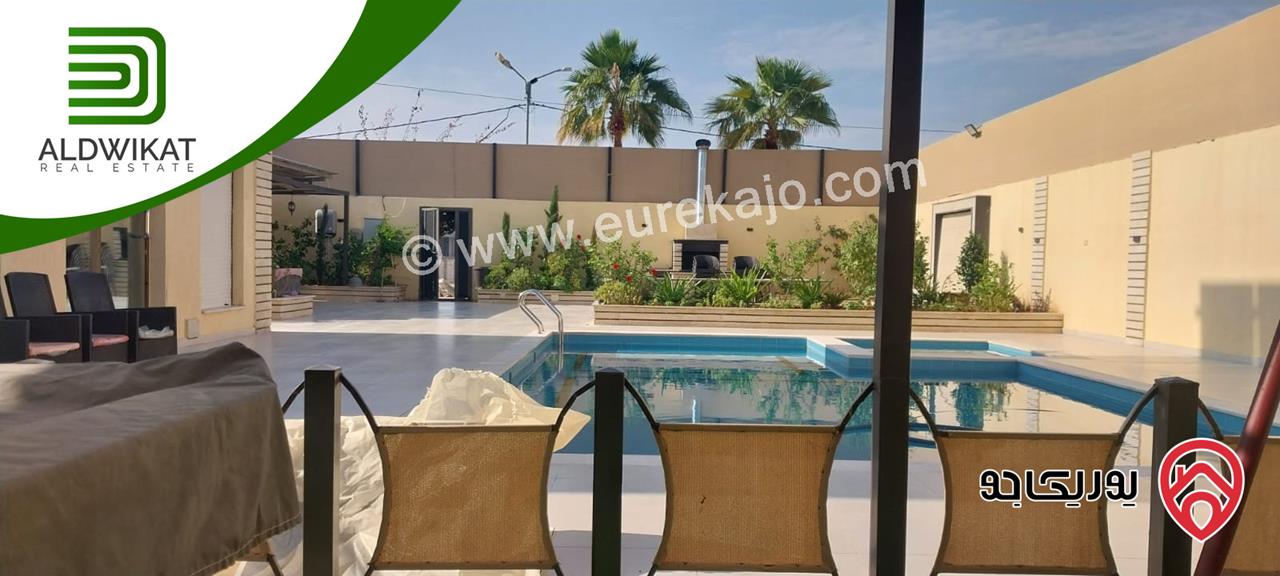 شاليه فاخر مفروش للبيع في اجمل مواقع البحر الميت منتجع البحيرة مساحة الارض 715م والبناء 200م موقع مميز