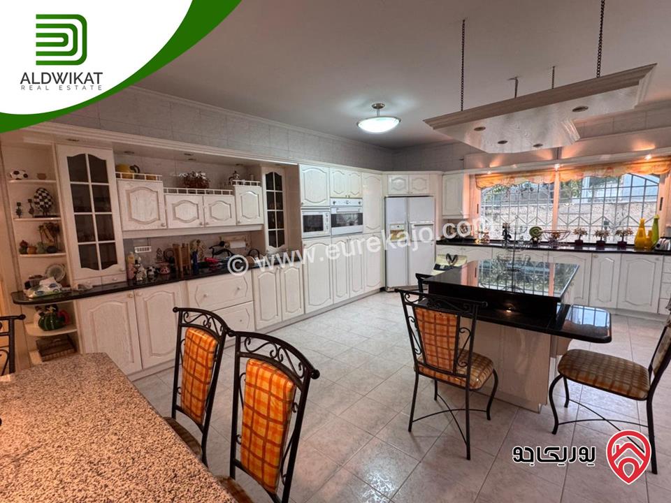 فيلا مفروشة مستقلة للبيع في عمان - ديرغبار مساحة الارض 1000 م مساحة البناء 1050 م