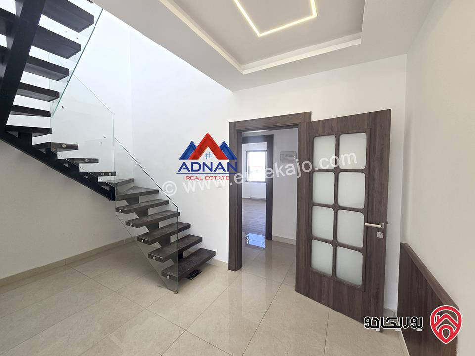 شقة طابق ثالث دوبلكس مساحة 170م للإيجار في عمان - الشميساني