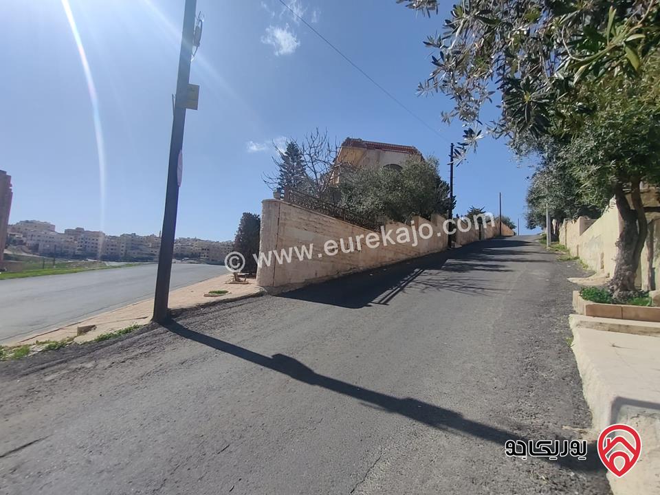 فيلا مساحة 700م على أرض 873م للبيع في عمان - طبربور حي الشهيد