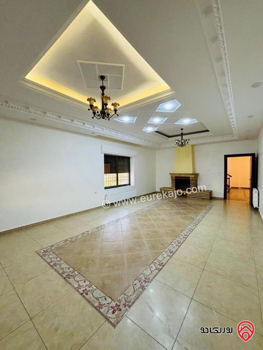 فيلا مساحة 900م على أرض 1 دونم و 150م للبيع في عمان - طريق المطار رجم عميش