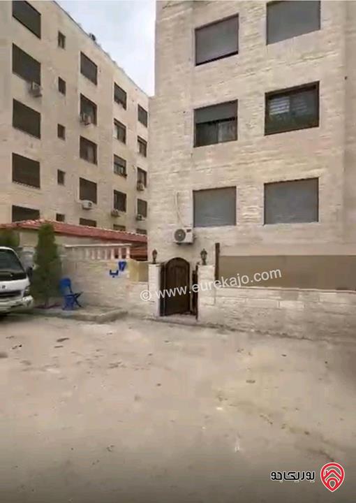 شقة ديلوكس شبه ارضية مساحة 135م داخلي و 90م خارجي للبيع في عمان - الجبيهة حي منصور