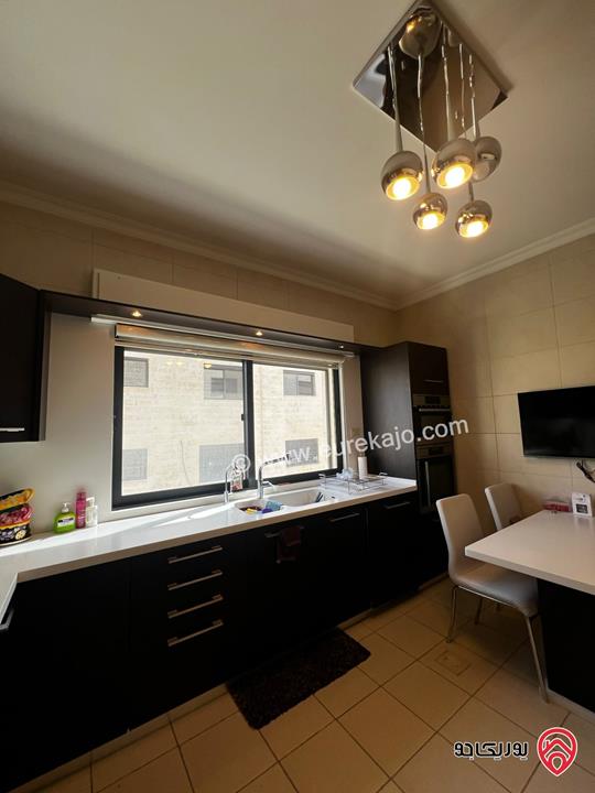 شقة فاخرة طابق ثاني مساحة 170م للبيع مفروشة في عمان - ضاحية النخيل