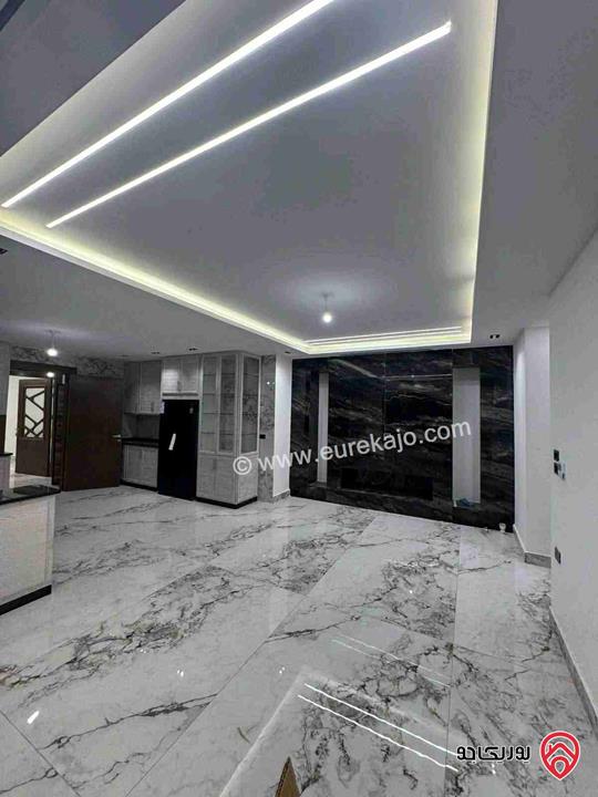 شقة سوبر ديلوكس فاخرة طابق شبه ارضي مساحة 190م داخلي و 70م خارجي للايجار في عمان - دير غبار 