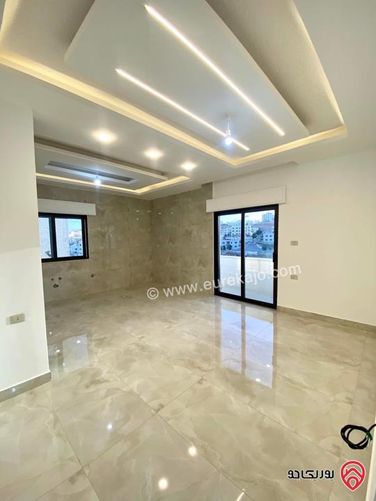 شقة مميزة طابق ارضي مساحة 145م للبيع في عمان - ابو علندا 