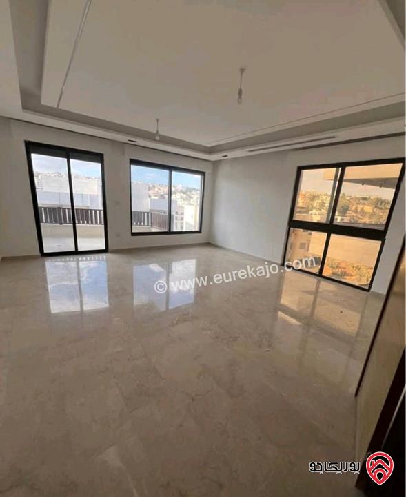 شقة فارغة طابق ثاني مساحة 250م للايجار في عمان - خلدا 