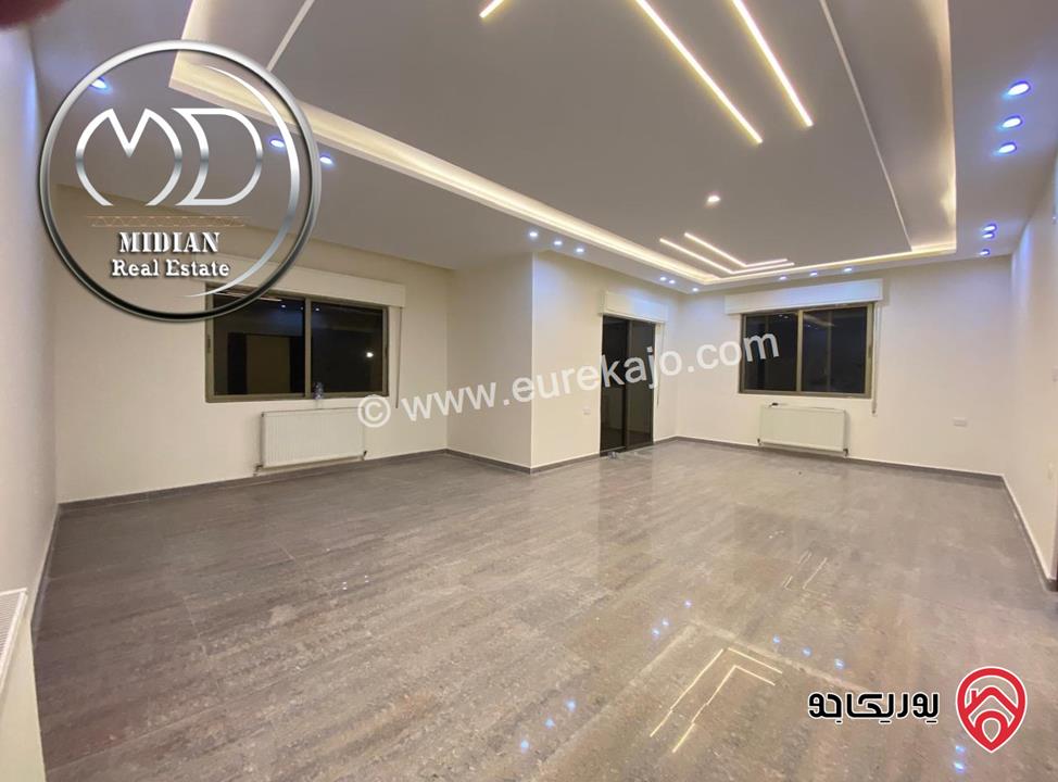 شقة للبيع في عمان - أجمل مواقع الجاردنز طابق ثاني مساحة 220م 4 نوم تشطيبات و ديكورات سوبر ديلوكس بسعر مميز جداً