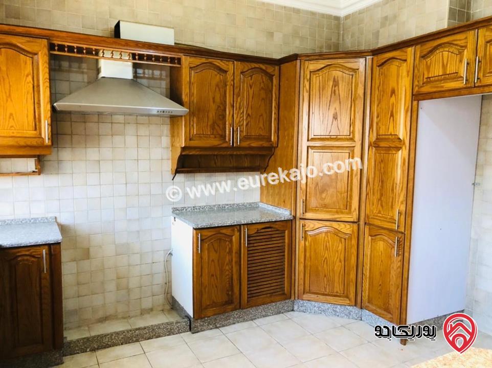 شقة طابق أرضي معلق مساحة 209م للبيع في عمان - خلدا