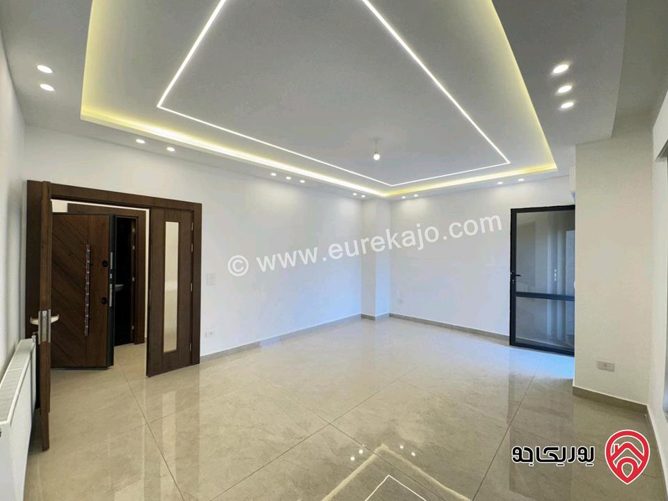 شقة أرضية مساحة 185م داخلي و 50م خارجي للبيع في عمان - ضاحية النخيل