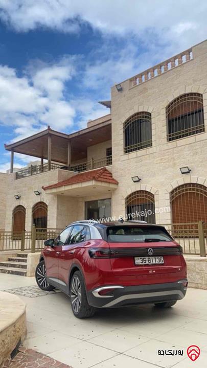 فيلا مساحة 500م على ارض 1 دونم للبيع في الزرقاء – ضاحية المدينة المنورة