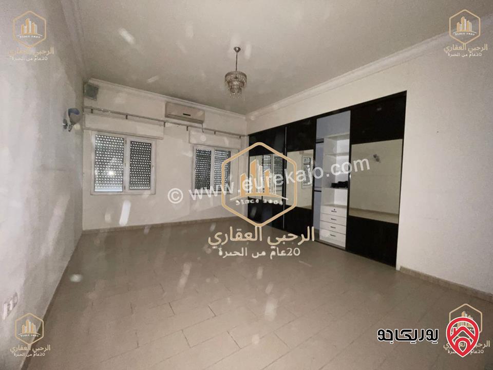 شقة أرضية مساحة 450م داخلي و 300م خارجي للايجار في عمان - الجاردنز