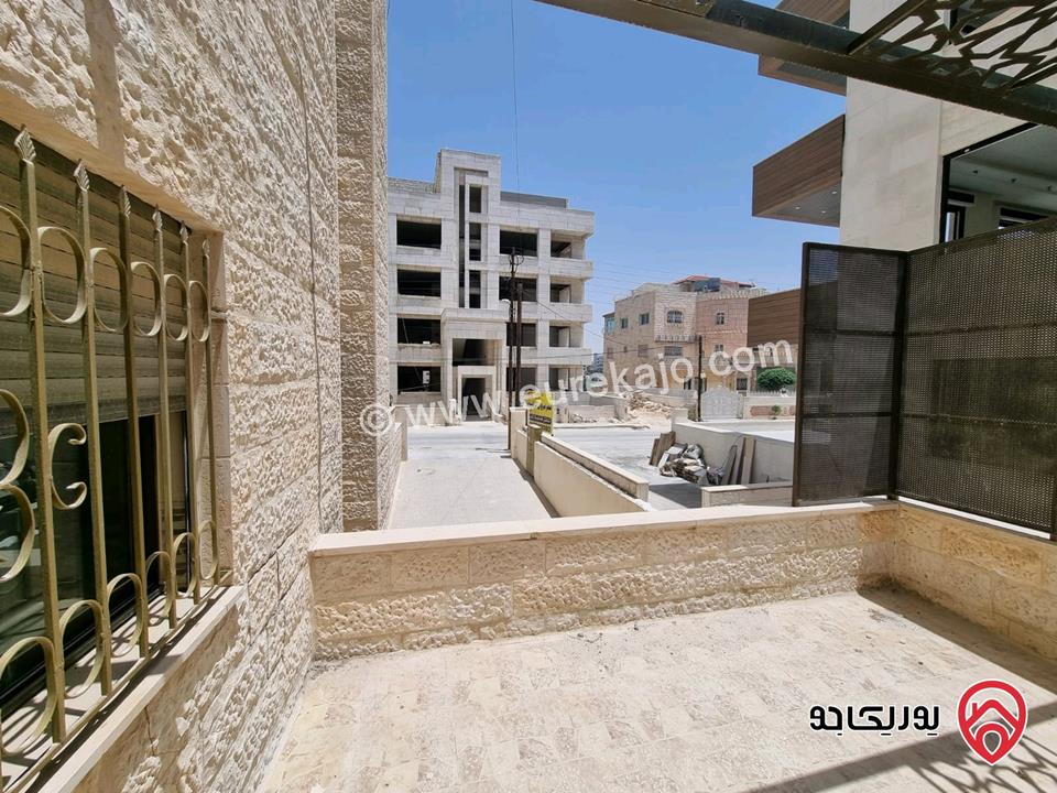 شقة ارضية مساحة 190م داخلي و 150م خارجي للبيع في عمان - خلدا