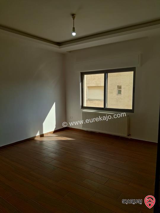 شقة جديدة طابق ثاني مساحة 174م للبيع في عمان - خلدا