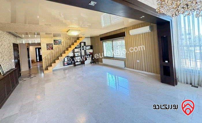 شقة دوبلكس طابق ثالث مع روف مساحة 310متر للإيجار في عمان - رجم عميش 