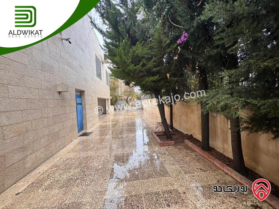 فيلا مستقلة مفروشة للبيع في عمان - خلدا مساحة البناء 580م ومساحة الارض 940م موقع اطلالة