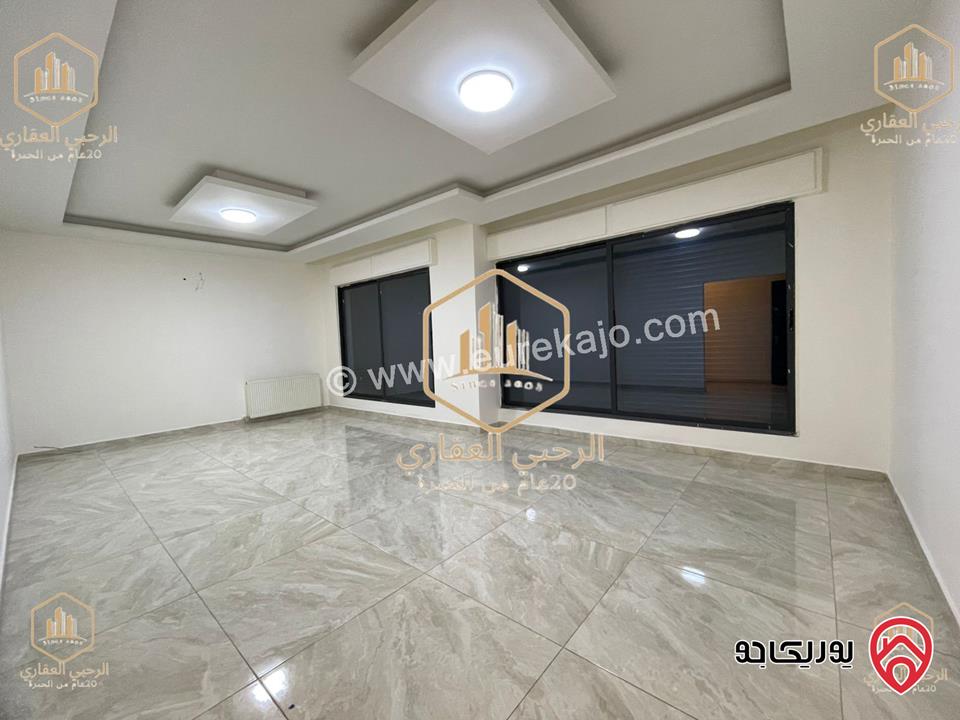 شقة سوبر ديلوكس طابق ارضي معلق مساحة 190م للايجار في عمان - أم السماق 