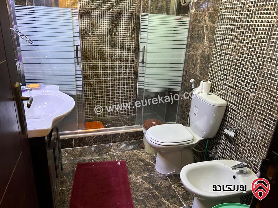 شقة أرضية مساحة 184م للبيع مفروشة في عمان - الجبيهة موقع مميز وحالة ممتازة 