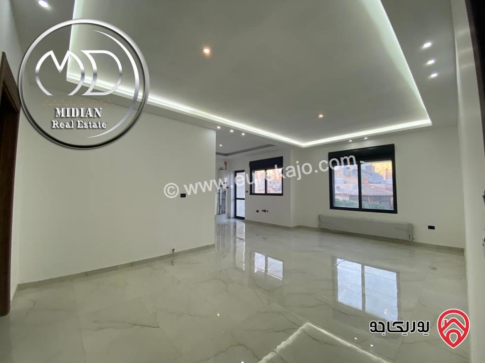 شقة دوبلكس جديدة للبيع في عمان - خلدا طابق أخير مع روف مساحة 210م مع تراسات اطلالة جميلة بسعر مميز