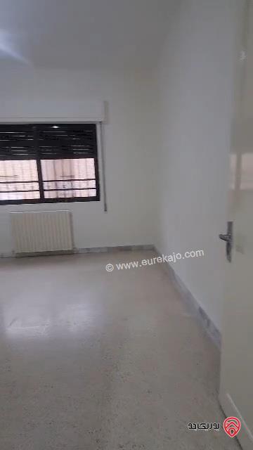 شقة طابق ثاني مساحة 210م للبيع في عمان - الجبيهة خلف الجامعة الاردنية 