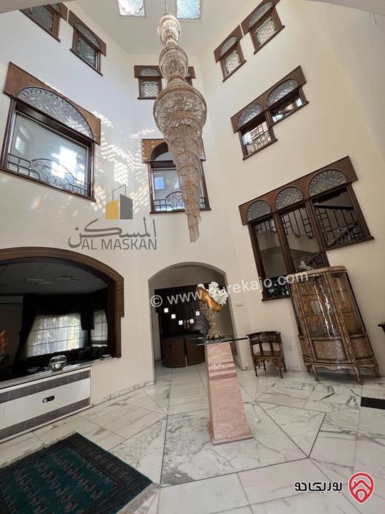فيلا مساحة 1 دونم على أرض 830م للبيع في عمان - منطقة عبدون 