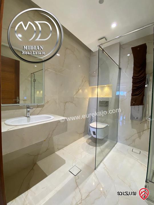 شقة دوبلكس جديدة فارغة للايجار في عمان - ضاحية النخيل طابق اخير مع روف مساحة 250م مع تراسات تشطيبات و ديكورات عصرية فاخرة