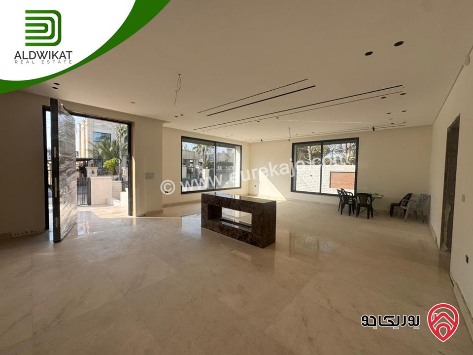 فيلا متلاصقة للبيع في عمان - دابوق مساحة الارض 500م ، البناء 780م ، الحديقة 50م والترس 150م