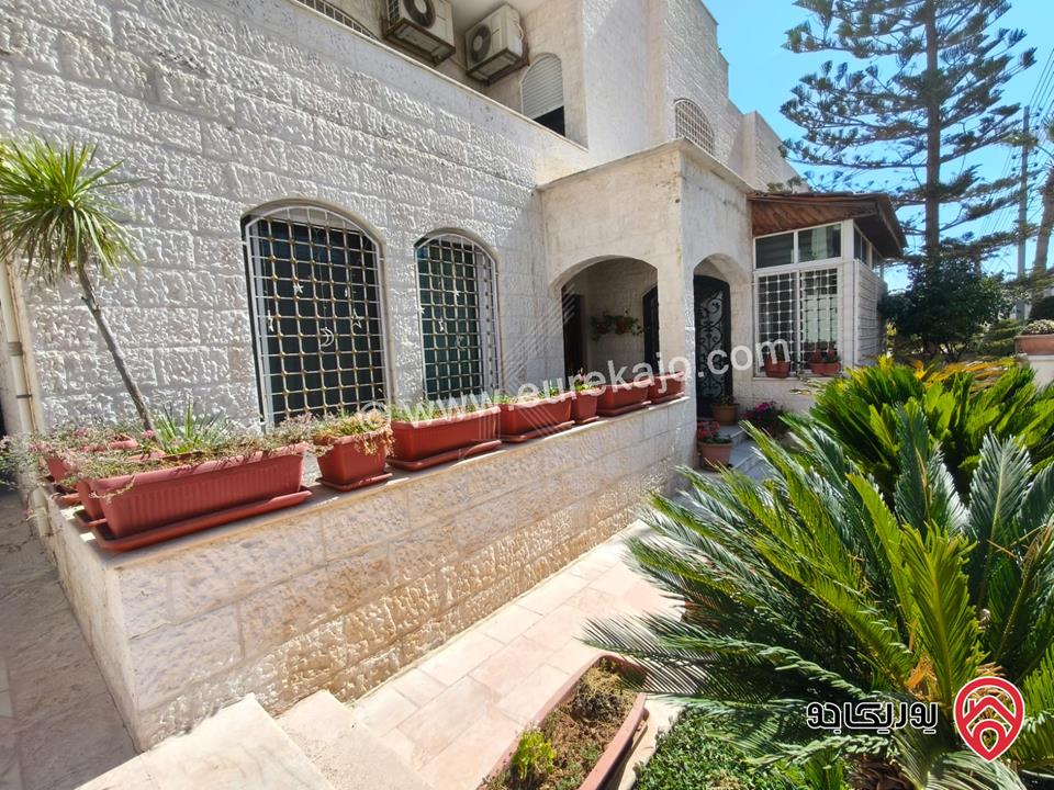 فيلا متلاصقة مميزة مساحة 350م على أرض 520م للبيع في عمان - تلاع العلي