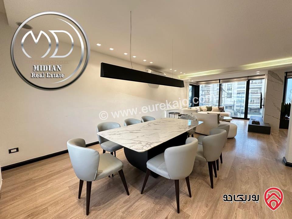 شقة مفروشة للايجار في عمان - ام السماق مساحة 300م طابق أول تشطيبات و ديكورات فندقية فرش فاخر اطلالة جميلة بسعر مميز