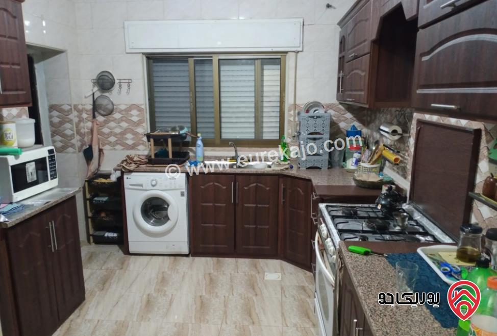 شقة مساحة 136م طابق أرضي للبيع في خريبة السوق