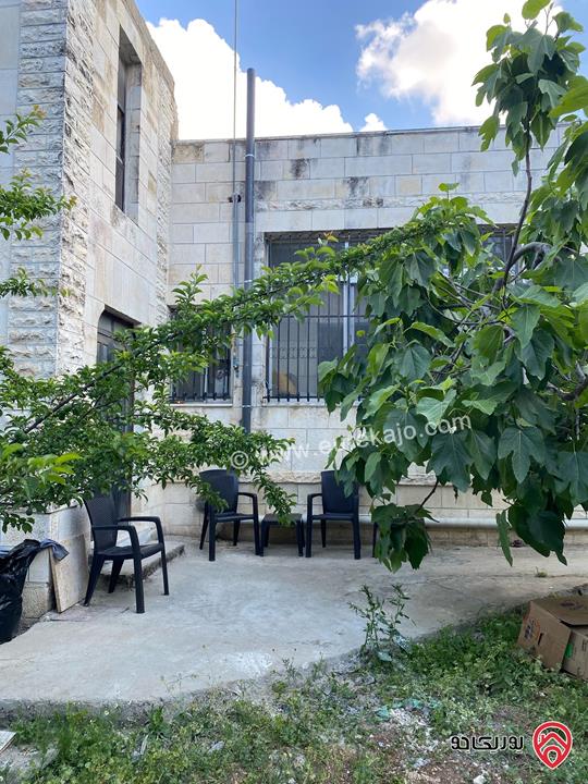 منزل مكون من طابقين على ارض 1 دونم و 27م للبيع في الكمالية ( حوض سلطان السلط)