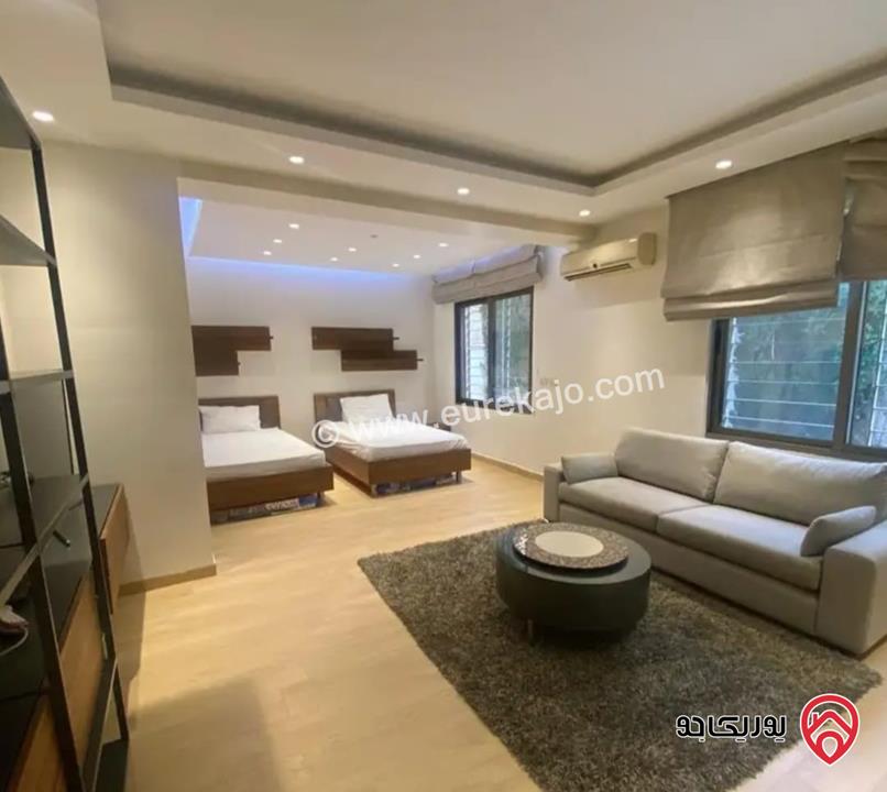 شقة ارضية مساحة 255م مع حديقة 255م وكراج ومدخل خاص للبيع في عمان - أم أذينة