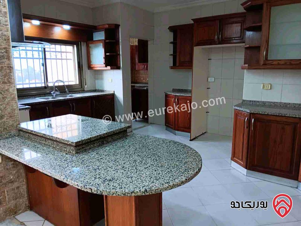 شقة طابق ثالث مساحة 190م للايجار في عمان - خلدا