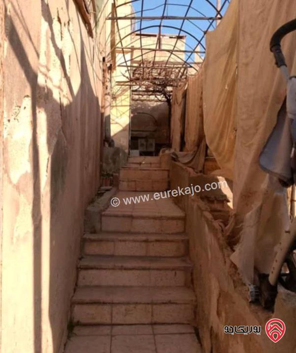 منزل مساحة 250م على أرض 500م للبيع في الرصيفة جبل الأمير فيصل