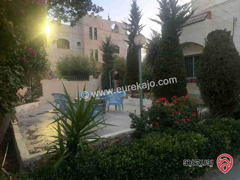 فيلا طابقين وروف مساحة 430م على أرض 566م للبيع في عمان - جاوا حي الوفاء
