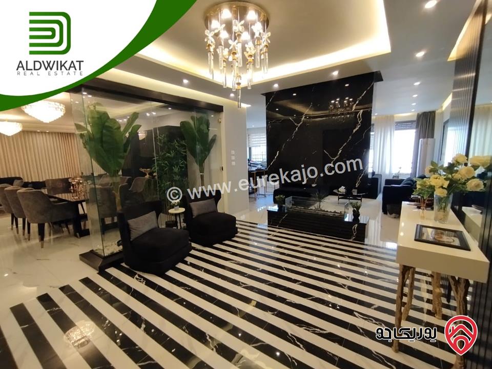 شقة للبيع في عمان - ام السماق طابق اول مساحة البناء 283م ومساحة الترس 40م