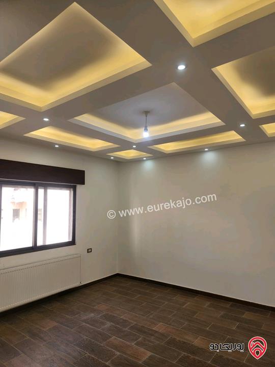 شقة جديدة طابق ثاني مساحة 193م للبيع في عمان - الجبيهة من المالك مباشرة