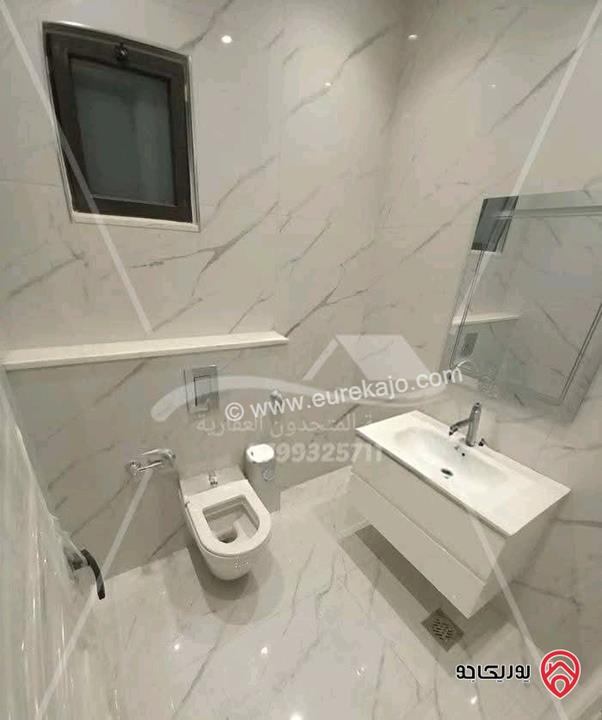 شقة فارغة مساحة 250م طابق ثاني للايجار في عمان - أم السماق