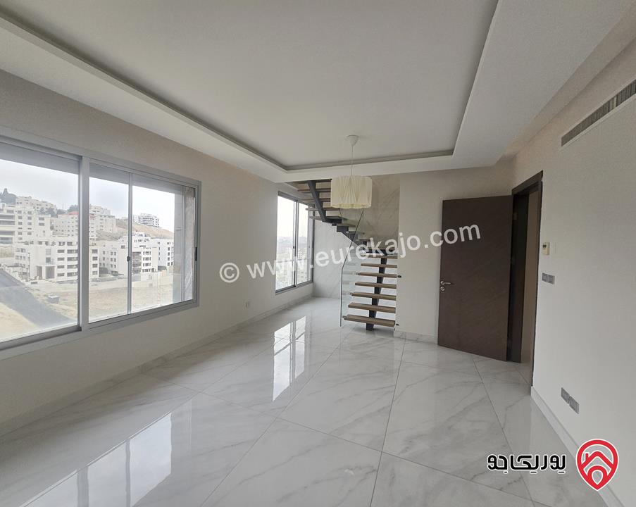 شقة دوبلكس مميزة طابق اخير مع روف مجموع المساحة 350 متر مربع للايجار في عمان - دير غبار