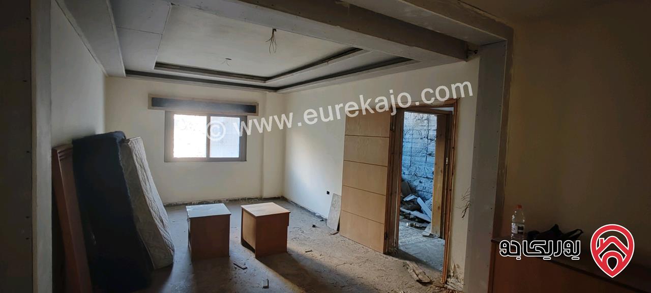 عمارة سكنية تتكون من 3 شقق طابقية على أرض 320م للبيع في عمان - حي نزال