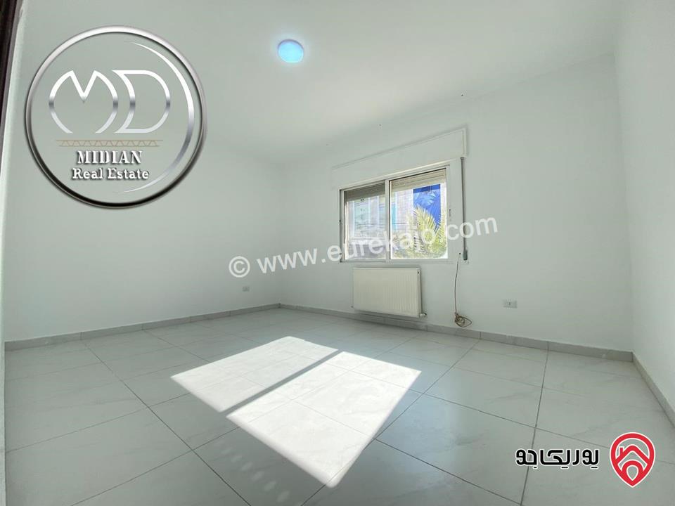 شقة فارغة للايجار في عمان - خلدا طابق اول مساحة 140م تشطيبات و ديكورات فاخرة تصلح للعرسان بسعر مميز جداً