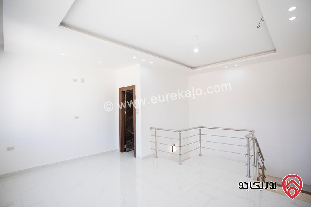 شقة طابق ثالث مع روف دوبلكس مساحة 170م للبيع في عمان - ابو علندا 