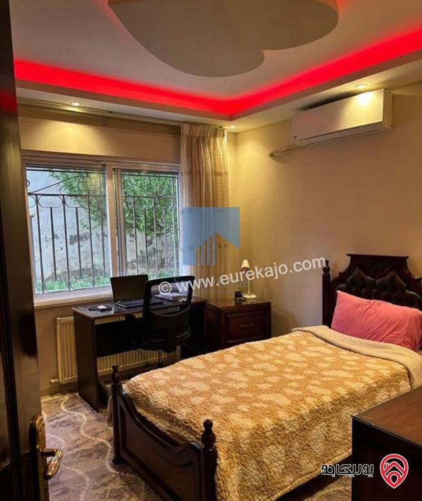 شقة مساحة 180م مع حديقة وترسات 120م للبيع في عمان - خلدا