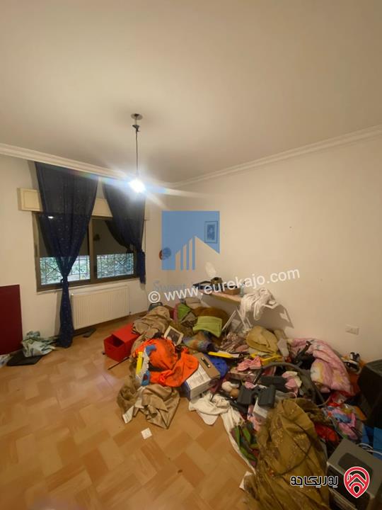 شقة أرضية مساحة 150م مع حديقة وترسات 150م للبيع في عمان - الجندويل